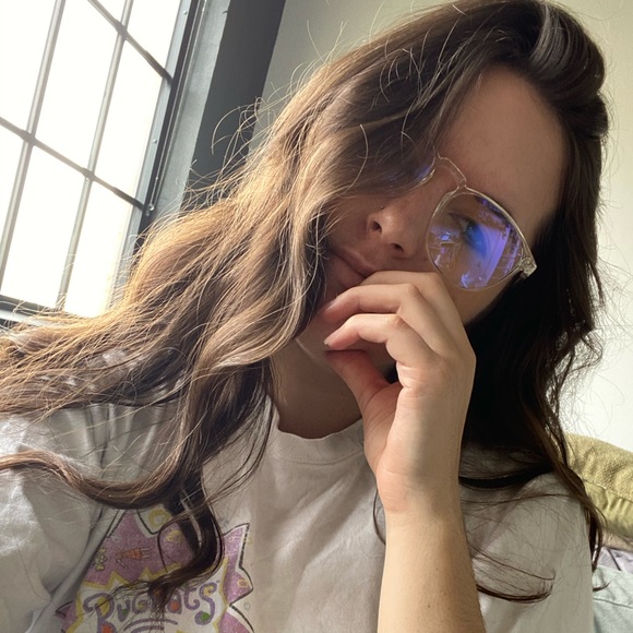 Meet your Posher, Emily - Picture 1 of 3